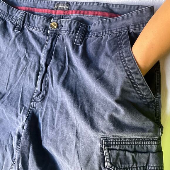 St. John's Bay Men’s Cargo Khaki Shorts w Side Pockets size 40, Blue - Picture 7 of 12